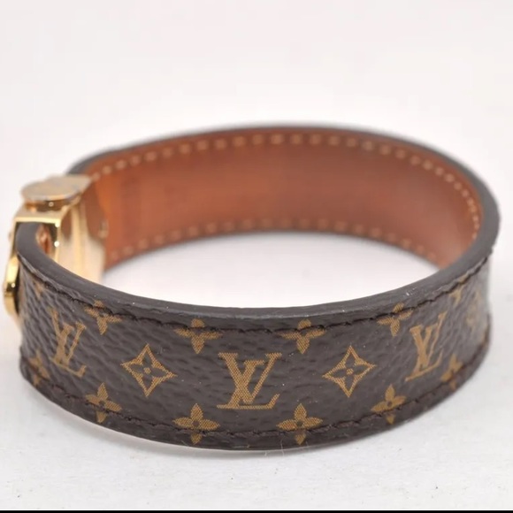 Louis Vuitton Italian Luxury Bracelet - Picture 4 of 9